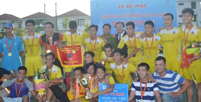 Bế mạc Giải bóng đá truyền thống tranh cúp An Cựu City 2015